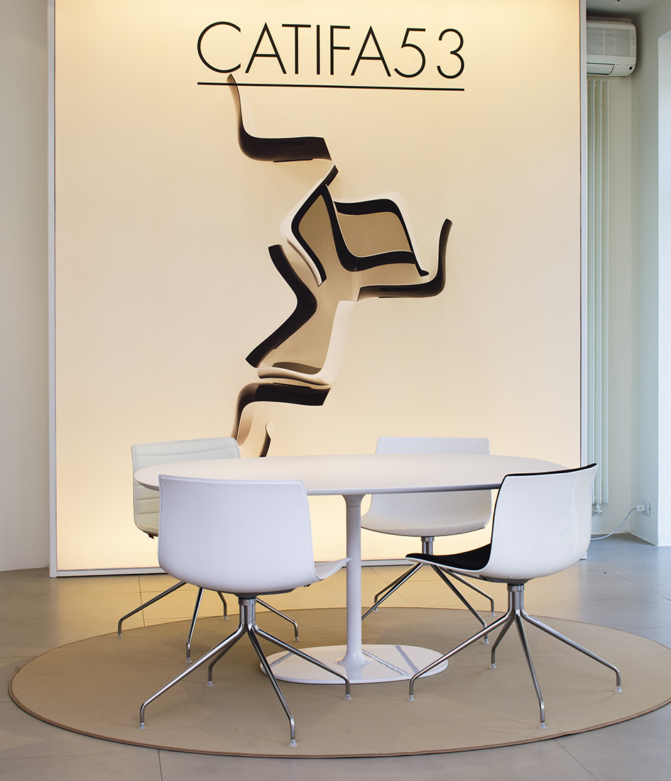 乐竞平台 - 桌几|餐桌|办公家具|设计师家具|Gher 餐台/洽谈台